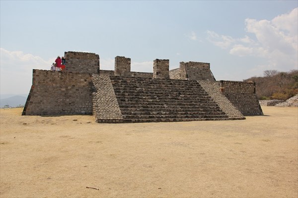 051- Пирамида